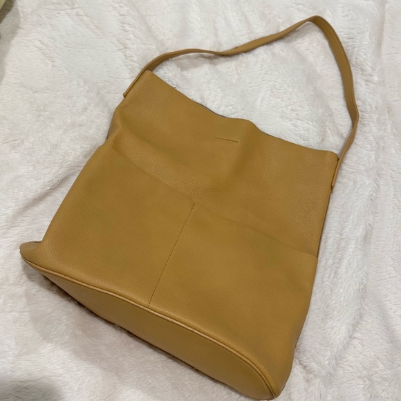 Anthropologie The Joss Elegant Tan Leather Bucket Tote Bag w/ Mini Pouch - Picture 4 of 11